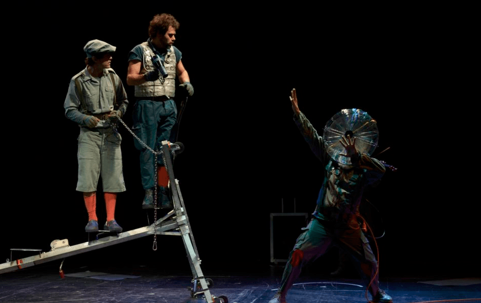 Gorakada antzerki konpainiak jaso du Feten azokak banatzen duen ikuskizun onenaren saria