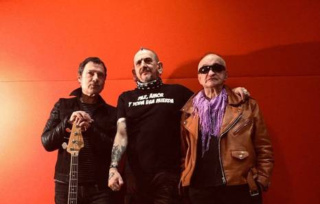 Bueltan da La Polla Records taldea