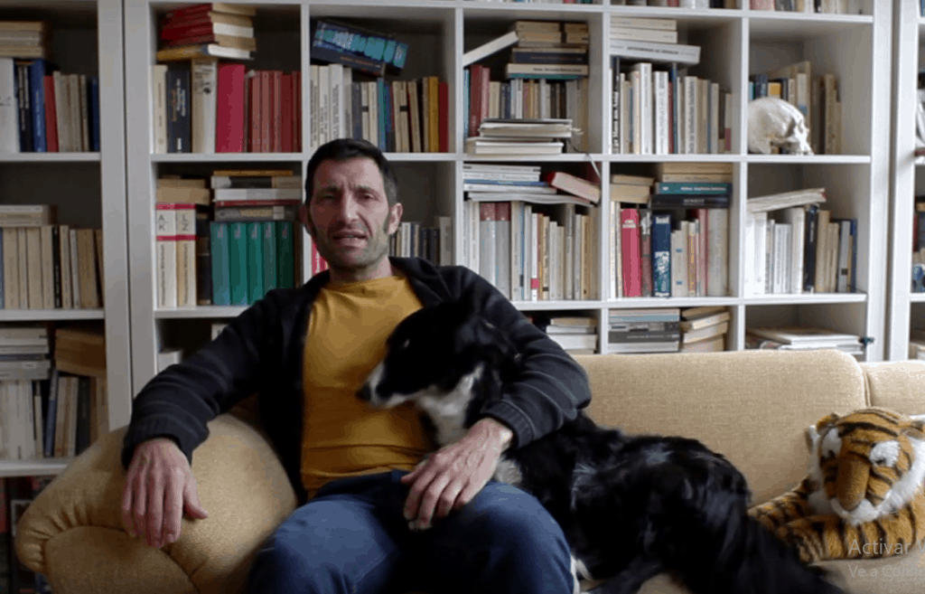 ‘Puka eta Mateoren oilarra’ liburua argitaratu du Jokin Mitxelenak