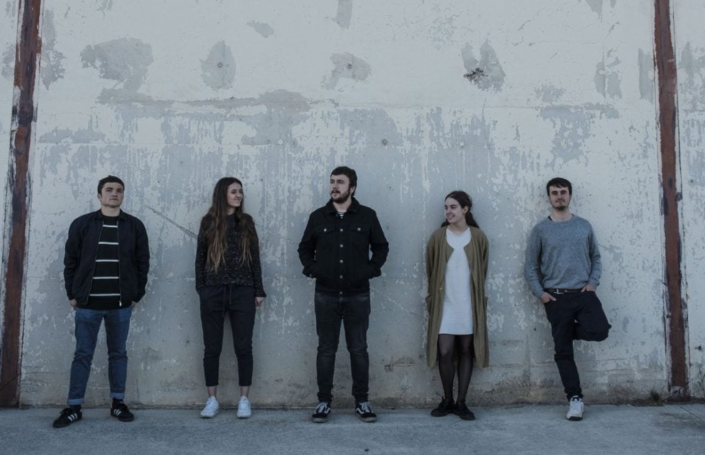 Ibil bedi taldeak lehen diskoa kaleratu du: ‘Berandu baina garaiz’