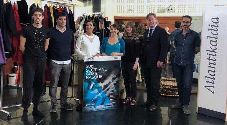 ‘Atlantik 1050’, Euskal Herriko eta Eskoziako dantza tradizionalak uztartuko dituen ikuskizuna prestatzen hasi dira