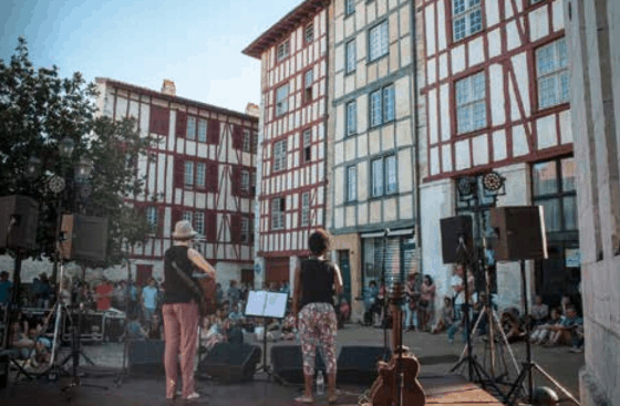 50 musikarik hartuko dute parte bihar, Baionako Musikaren Bestan