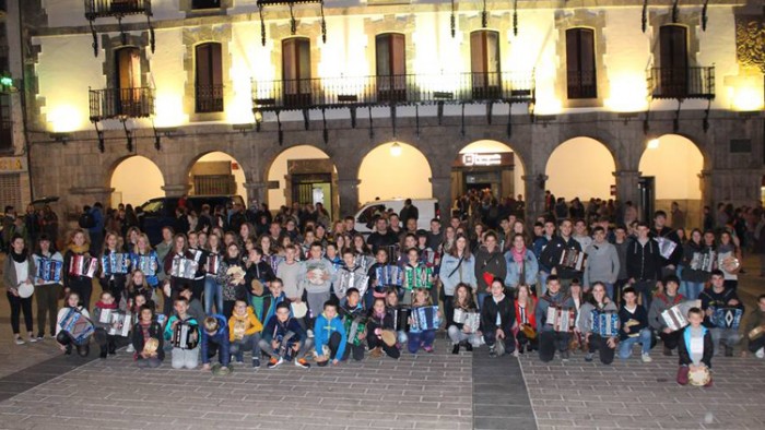Urola Erdiko trikitiaren fenomenoa aztertzeko dokumental, liburu eta bideo sorta sortzeko proiektua martxan