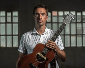 Keu Agirretxea: 'Ura eta bakea' disko berriaren aurkezpen kantua