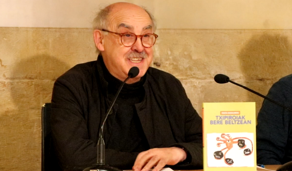 [BIDEOA] ‘Txipiroiak bere beltzean’ ipuin bilduma ondu du Rafa Egiguren idazleak