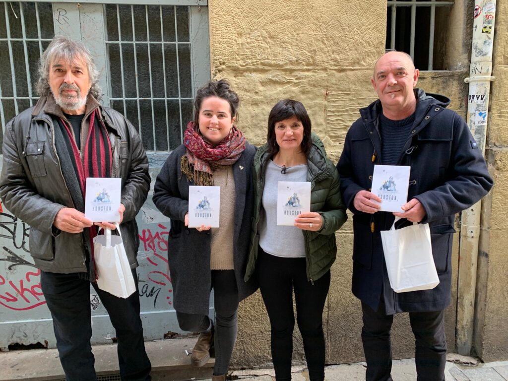 Andoni Egañak 1999ko abenduan Hernanin, egin zuen bertso saio oso bat argitaratu dute