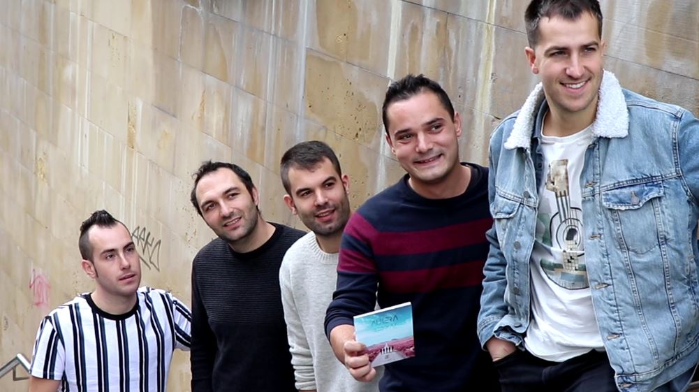 [BIDEOA] Aukera berriak bilatu eta disko berria ondu du En Tol Sarmiento taldeak