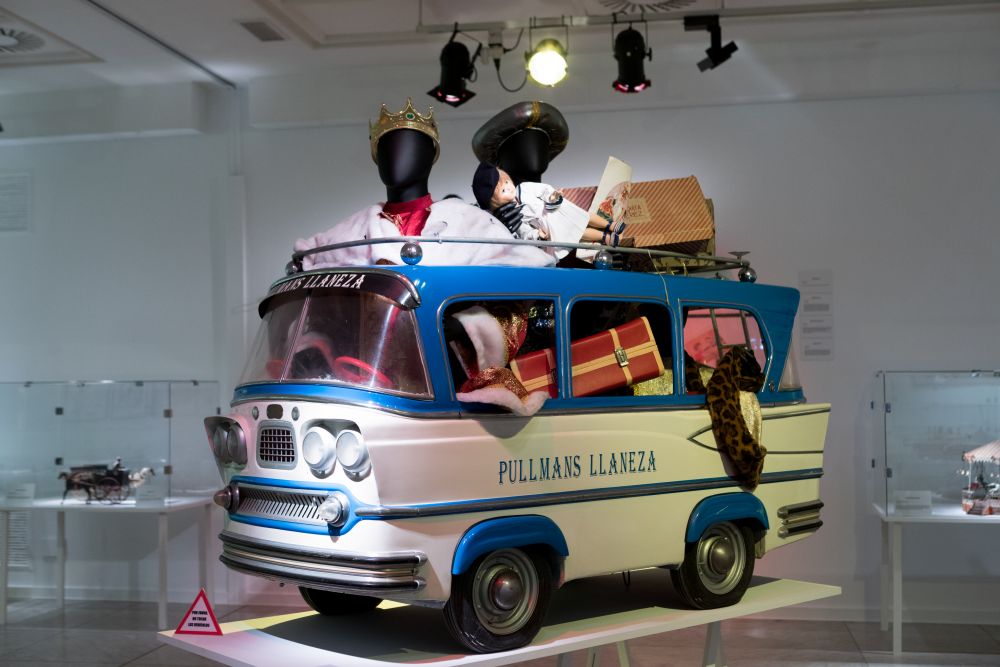 ‘100 urte, 100 jostailu’ erakusketa paratu dute Gasteizen