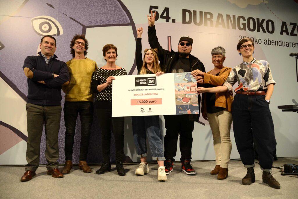‘Euskararen periferiatik’ musika urbanoa lantzen duen proiektuak irabazi du Azokako II. Sormen Beka