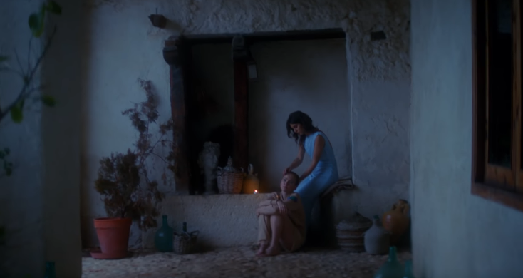 Izarok ‘Paris’ izeneko kantua eta bideoklipa aurkeztu ditu