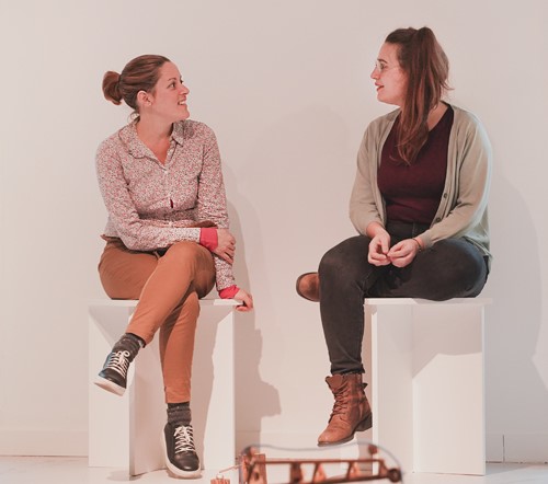 Jostailuen psikologia eta identitatearen eraikuntza aztertu dituzte Tana Garridok eta Alina Aguilak