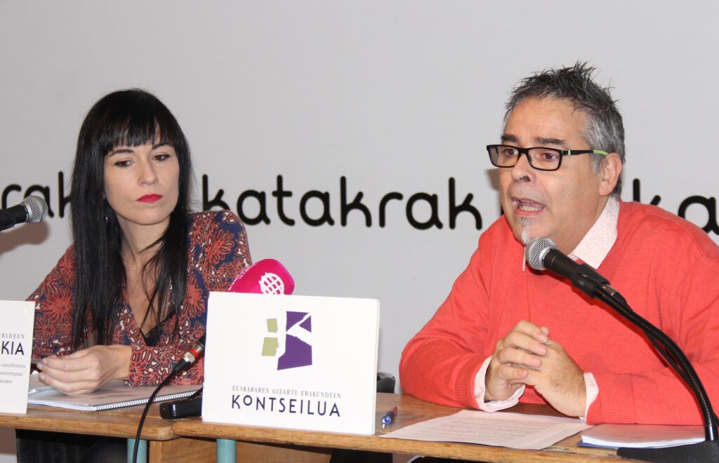 Koronabirusaren aurkako neurriak hizkuntza gutxituetan komunikatzeko Europako Kontseiluaren gomendioarekin bat egin du Kontseiluak