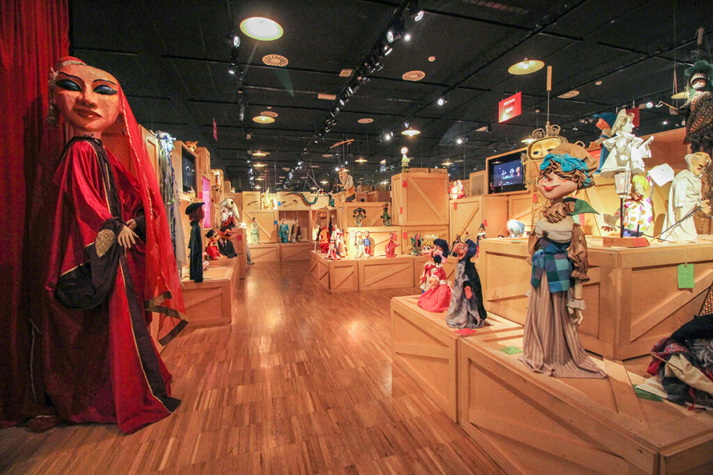 Zumalakarregi, Igartubeiti, Topic eta Euskal Itsas Museoek ‘Familiak sarean’ programa aurkeztu dute