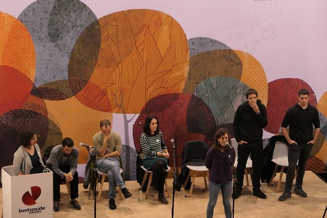 ‘Udabarria Bertsotan’ irailera atzeratu dute