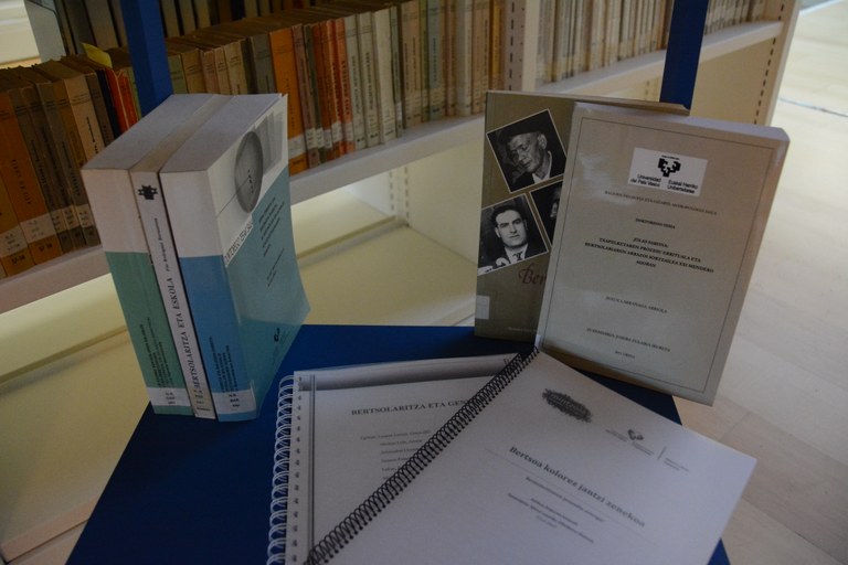 Mintzola Ahozko Lantegiak eta Mikel Laboa Katedrak gradu amaierako lanak saritzeko deialdia abiatu dute