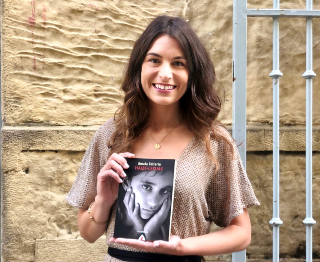 [Bideoa] Amaia Telleriak ‘Haize-lekuak’ eleberria aurkeztu du