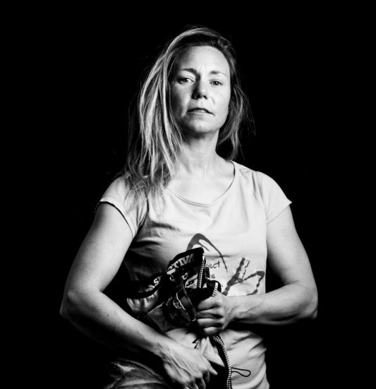 Jon Martinez argazkilariak ‘Mendia femeninoan’ erakusketa paratu du Zarautzen