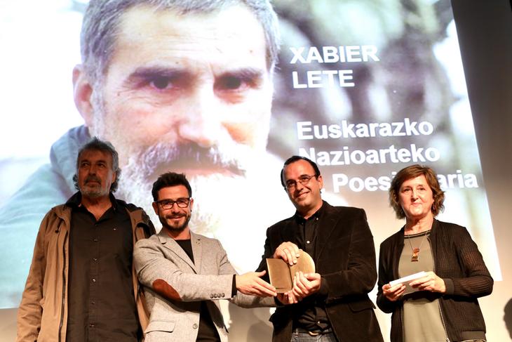 Jon Gerediagak Xabier Lete Euskarazko Nazioarteko V. Poesia Saria jaso du