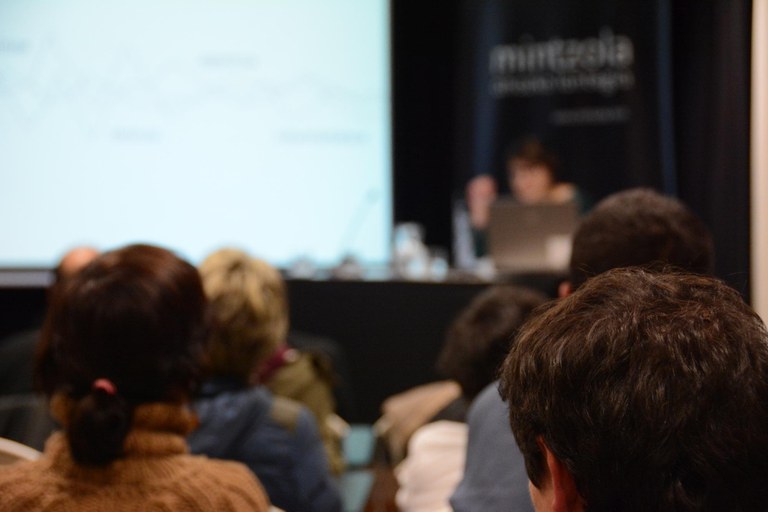 Mintzola Ahozko Lantegiak eta Mikel Laboa Katedrak gradu amaierako lanak saritzeko deialdia martxan