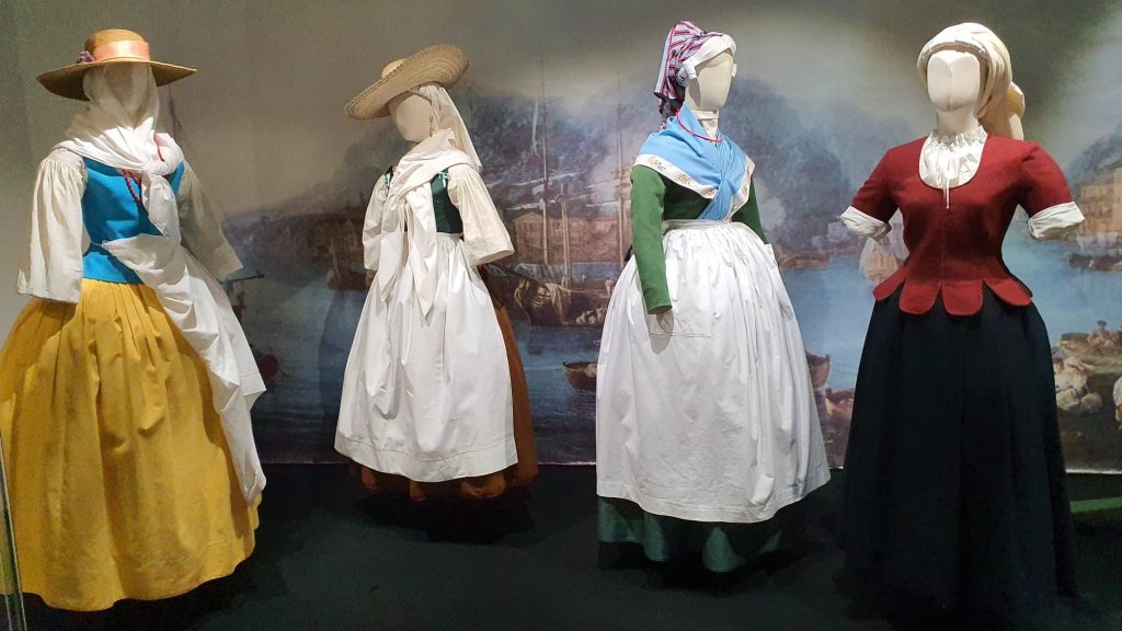 Pasaiako badiako batelerak ardatz hartuta, erakusketa paratu dute Errenterian