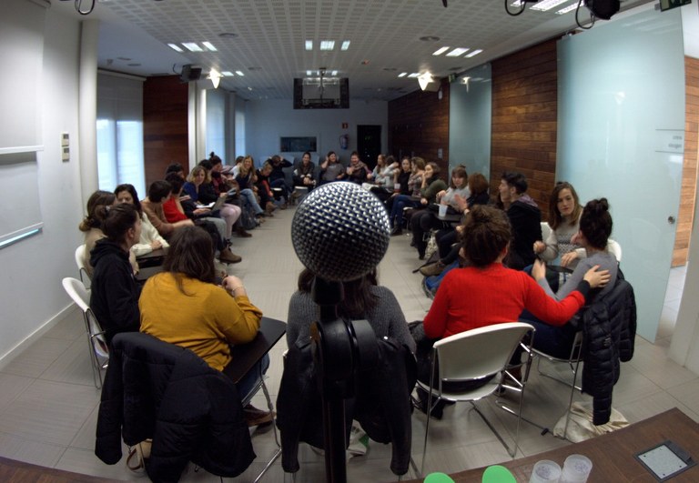 Bertso-eskola feministetan izena emateko epea zabalik