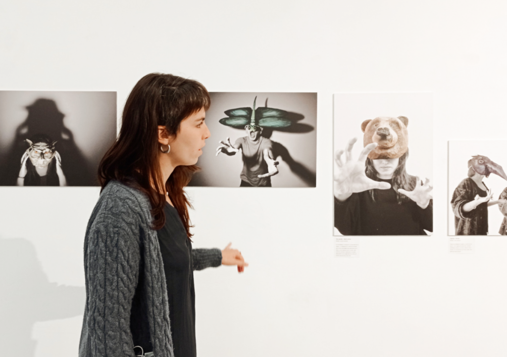 Gasteizko ARTgia aretoak Estibaliz Agirreren ‘Zomorro-mozorro’ erakusketa paratu du