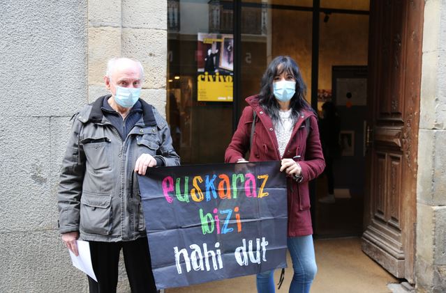 Nafarroako Gobernuak euskara hizkuntz eskakizunetatik kanpo uzten duela salatu dute