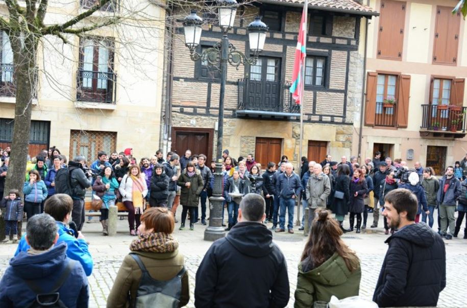 Bertsozale Elkarteak hiru Bertso Egun antolatu ditu datorren urterako