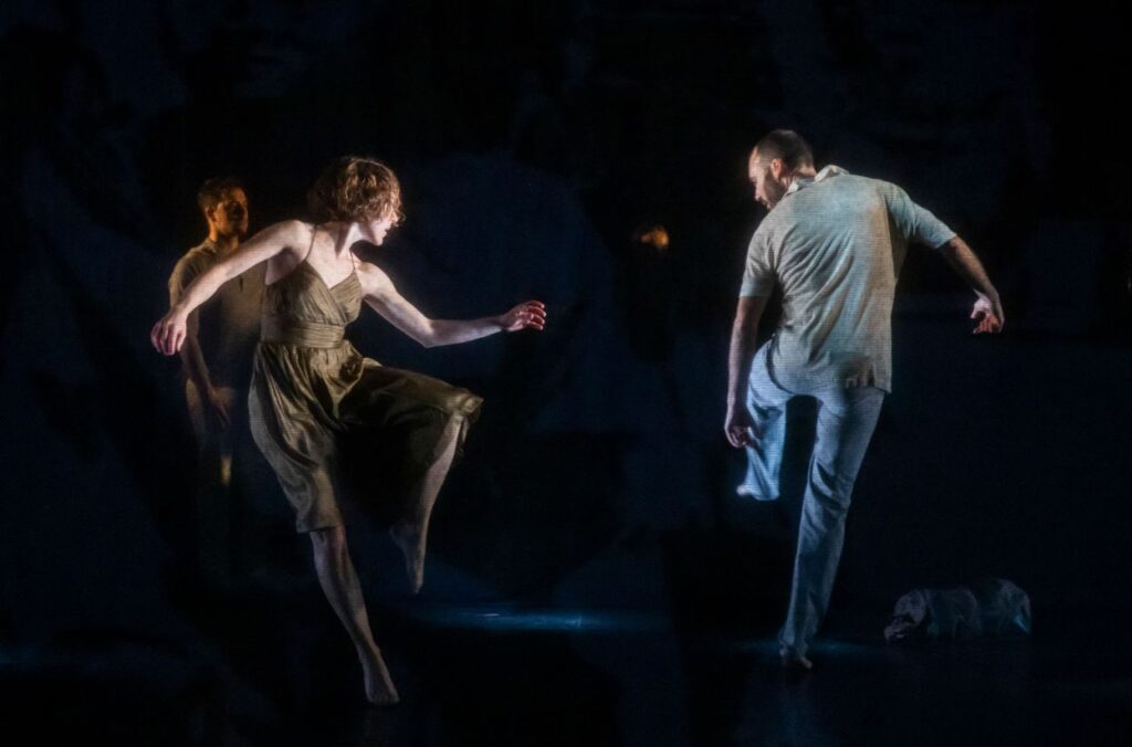 Kukai Sarrionandiaren unibertso poetikoan murgilduko da berriro ere ‘Hnuy illa’ ikuskizunarekin