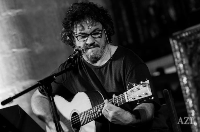 Pantxix Bidart kantari hazpandarrak ‘eHe’ izeneko diskoa plazaratu du