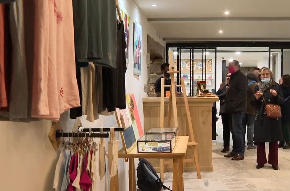 Züzülü, kulturari eskainitako gune handi eta ireki bat Baionan