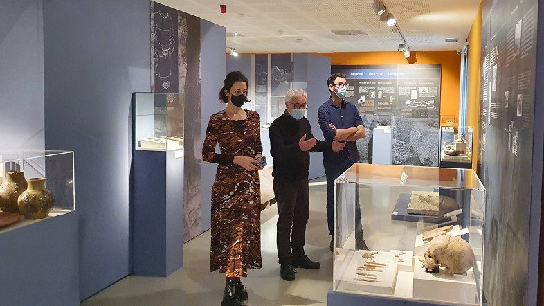 “Erraldoien bizkar gainean” erakusketa ikusgai Bilboko Arkeologi Museoan