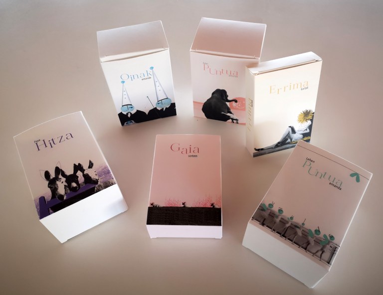 Bertsotan trebatzeko karta-jolasak sortu dituzte