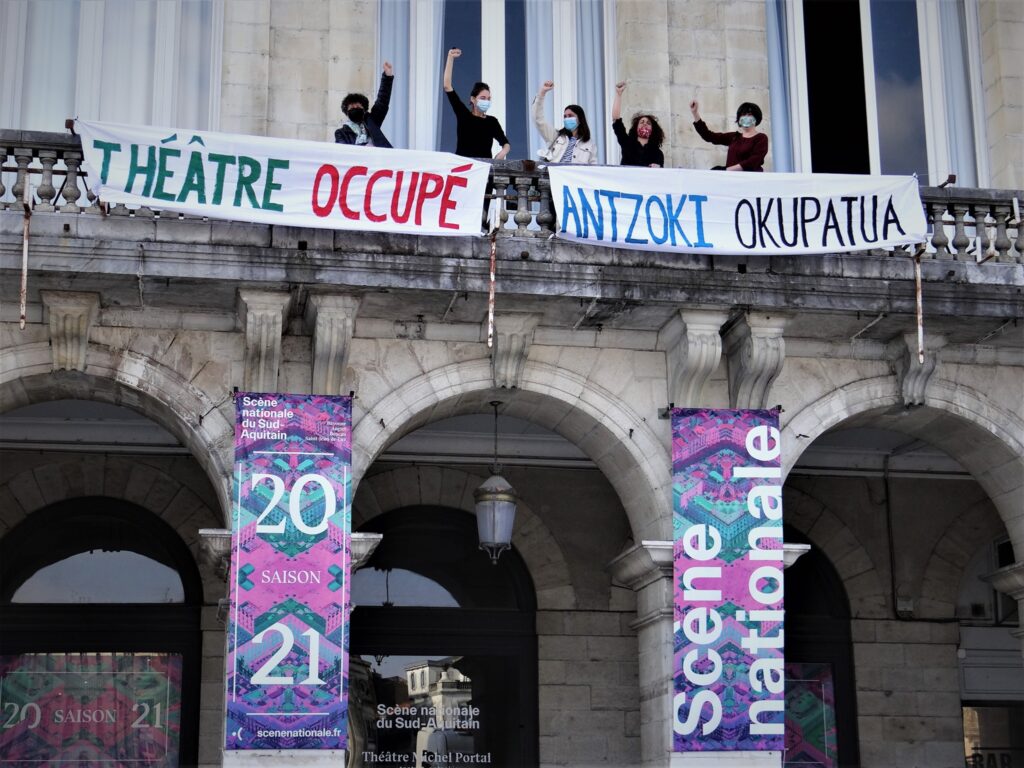 Ipar Euskal Herriko kultur eragileek Baionako antzokia okupatuko dute