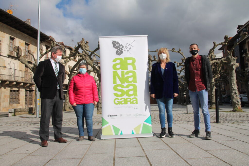 Arnasguneen garrantzia nabarmentzeko eta hizkuntza ohituren inguruan hausnartzeko kanpaina aurkeztu dute