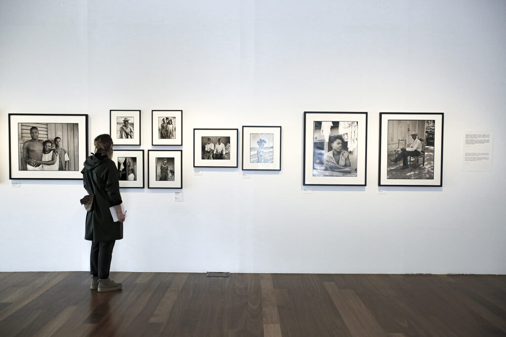 Donostiako San Telmo Museoak Carmen Ballveren argazkien erakusketa aurkeztu du