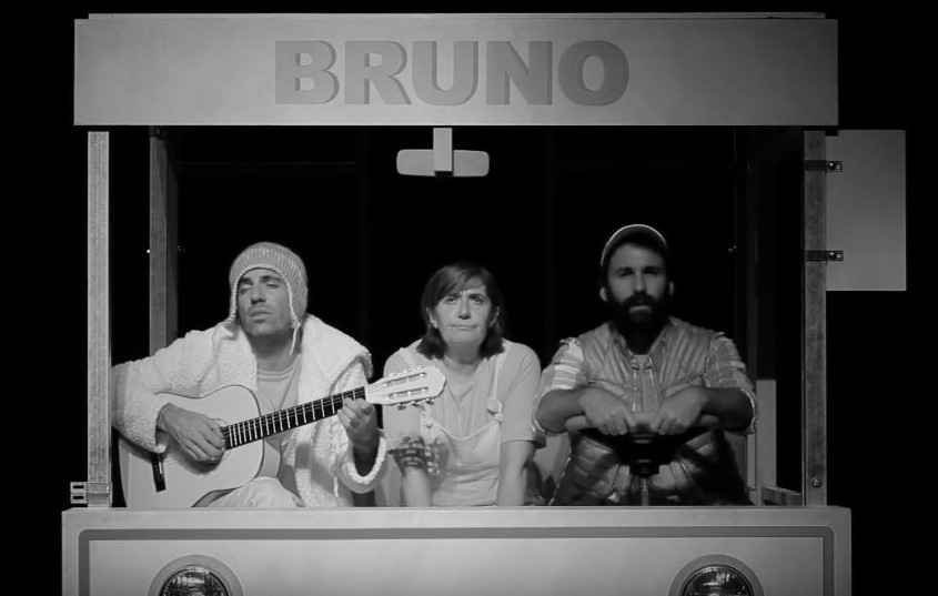 Donostia Antzerki Saria Xake Produkzioak konpainiaren ‘Fadoak entzuten zituen gizona’ antzezlanarentzat