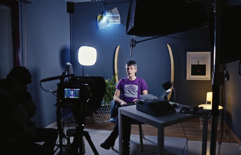 Sakanan izandako tortura kasuak argitzeko dokumentala osatzen ari dira