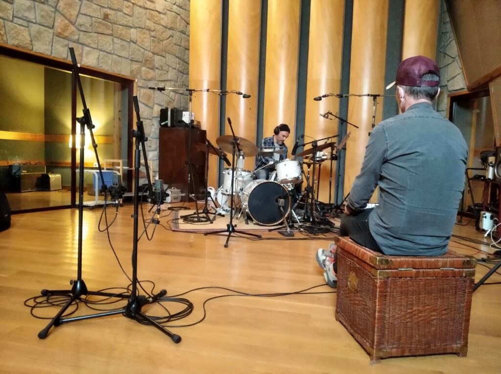 Gari musikaria estudiora itzuli da bi abesti berri grabatzera