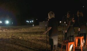 Esne Beltza eta Amak taldeek 'Sortzen' abestiaren bertsio berria aurkeztu dute