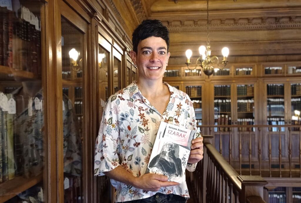 Goizane Aizpurua idazleak ‘Izarak’ eleberria kaleratu du