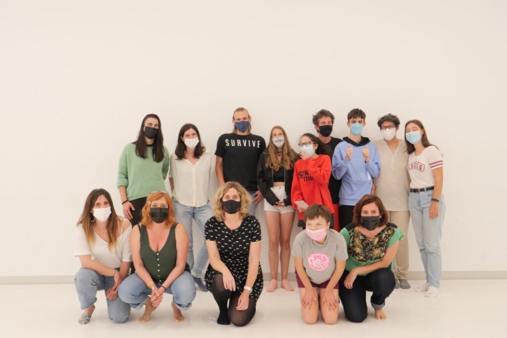 ‘Ari! Sormena eta Mugimendua’ proiektuaren material pedagogikoa aurkeztu dute