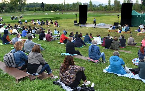 ‘Harria’ ikuskizunarekin estreinatu dute Olarizuko Antzoki Berdea