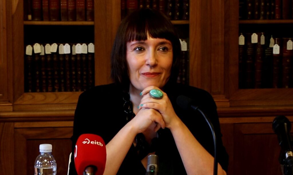 [Bideoa] Harkaitz Canoren ‘Neguko zirkua’ liburuan oinarritutako saiakera aurkeztu du Irati Jimenezek