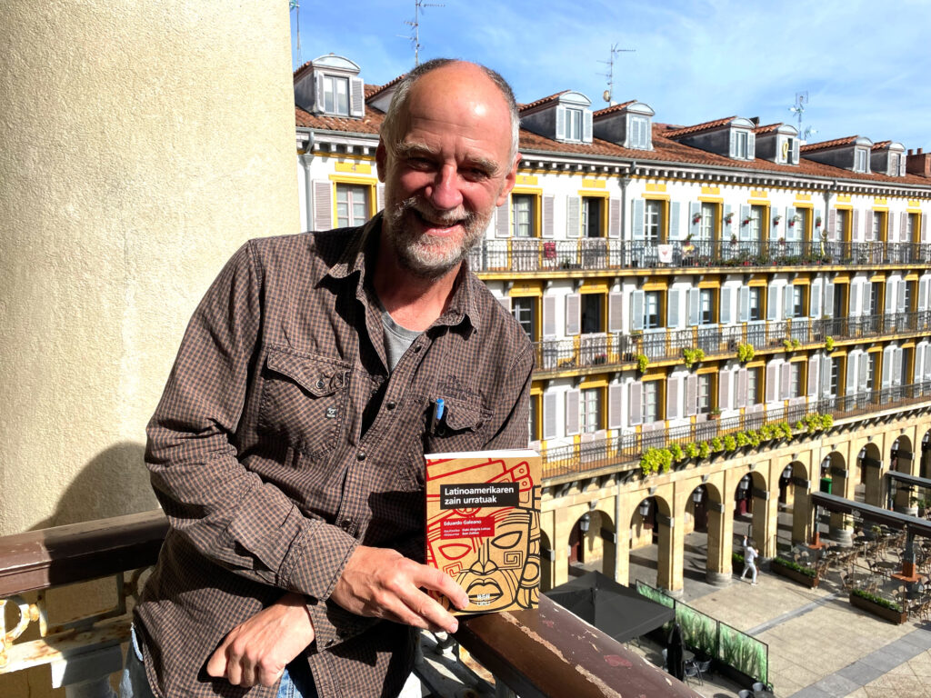 Iñaki Alegriak Eduardo Galeanoren ‘Latinoamerikaren zain urratuak’ euskaratu du