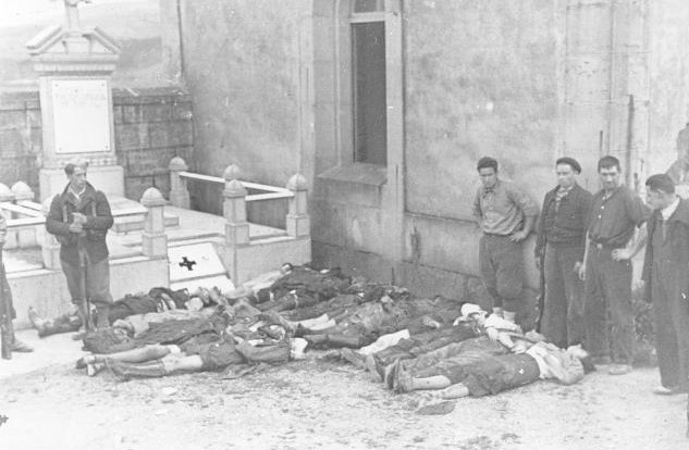 Martxoaren 31ko bonbardaketan ehortzitakoen familiartekoak bilatzeko ikerketa abiatu dute, Durangon