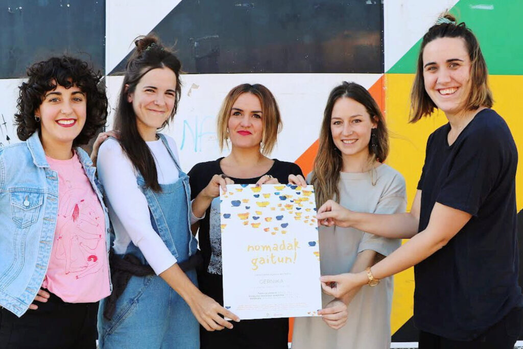 Dinagu emakume sortzaileen kolektiboak ‘Nomadak Gaitun’ azoka antolatu du, Gernikan