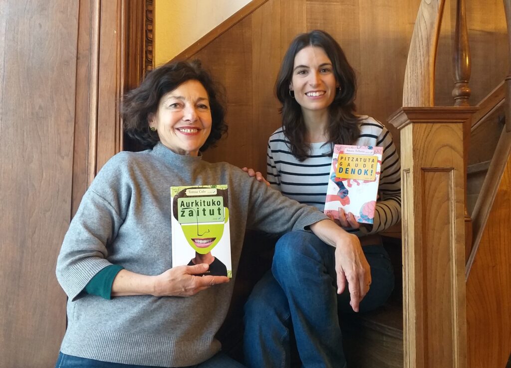 ‘Aurkituko zaitut’ eta ‘Pitzatuta gaude denok’ Erria Txikota! gaztetxoentzako bildumaren lehen bi aleak kalean
