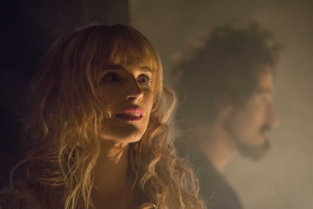 Mikel Ayllonen ‘Zoriontsuak izatea aukeratu genuen’ liburuan oinarritutako antzezlana taularatuko dute Gasteizen