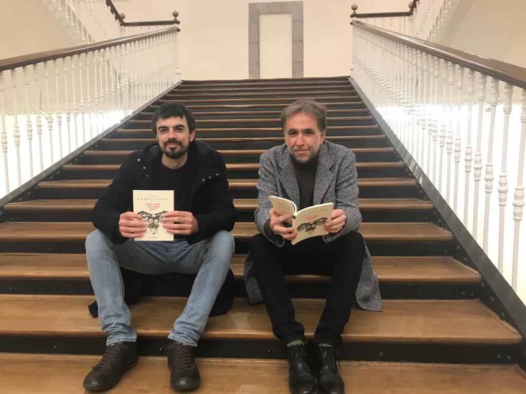 Harkaitz Canok eta Iñaki Landak ‘Kandelikara – Buñueli buruzko film baterako apunteak’ liburua aurkeztu dute